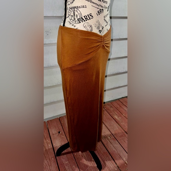 L*SPACE It's A Date Skirt• Color: Coffee• Size: S/M• - Picture 6 of 8